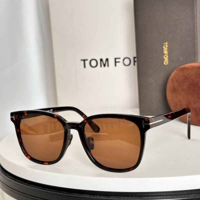 TOM FORD